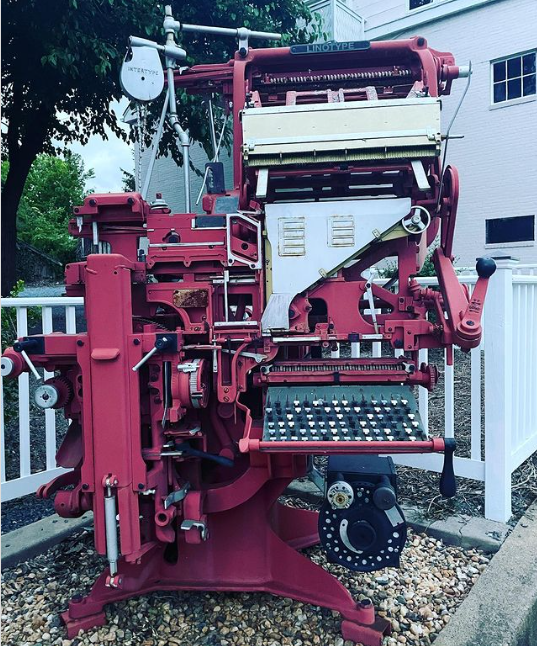 mtprinting's tweet image. An #Intertype disguised as a #Linotype? "Machines as art installations" on the Metal Type Forum: metaltype.co.uk/forum/index.ph… #letterpress #typesetting