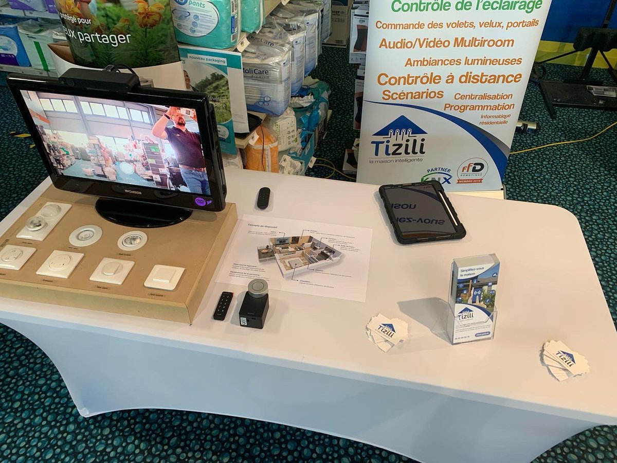 _Tizili_'s tweet photo. Tizili vous attend cette 1ère journée d’été sous un grand soleil chez Proxi Medical à Fouesnant.😎☀️
N’hésitez pas à venir découvrir en quoi la domotique favorise l’autonomie et découvrir plein d’autres dispositifs’

#fouesnant #autonomie #tizili #domotique #smarthome https://t.co/d4ucB8ig9T