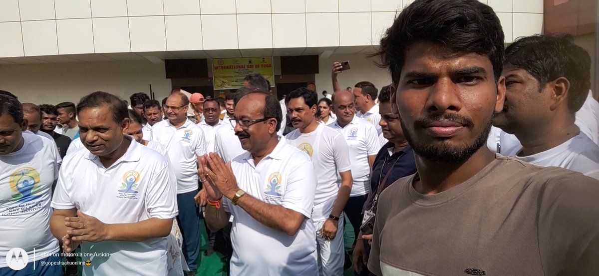 GopeshS08545487's tweet photo. Celebrating International Yoga Day
At GGV in presence of MP Bilaspur @ArunSao3 Sir and Prof. @chakrawal sir with all NSSVolunteer, facilities &amp; Students.

#InternationalYogaDay #InternationalDayofYoga 
#YogaForHumanity 

@NSSRDBhopal @_NSSIndia 
@NssChhattisgarh @IpsDangi https://t.co/UeYUamSvrO