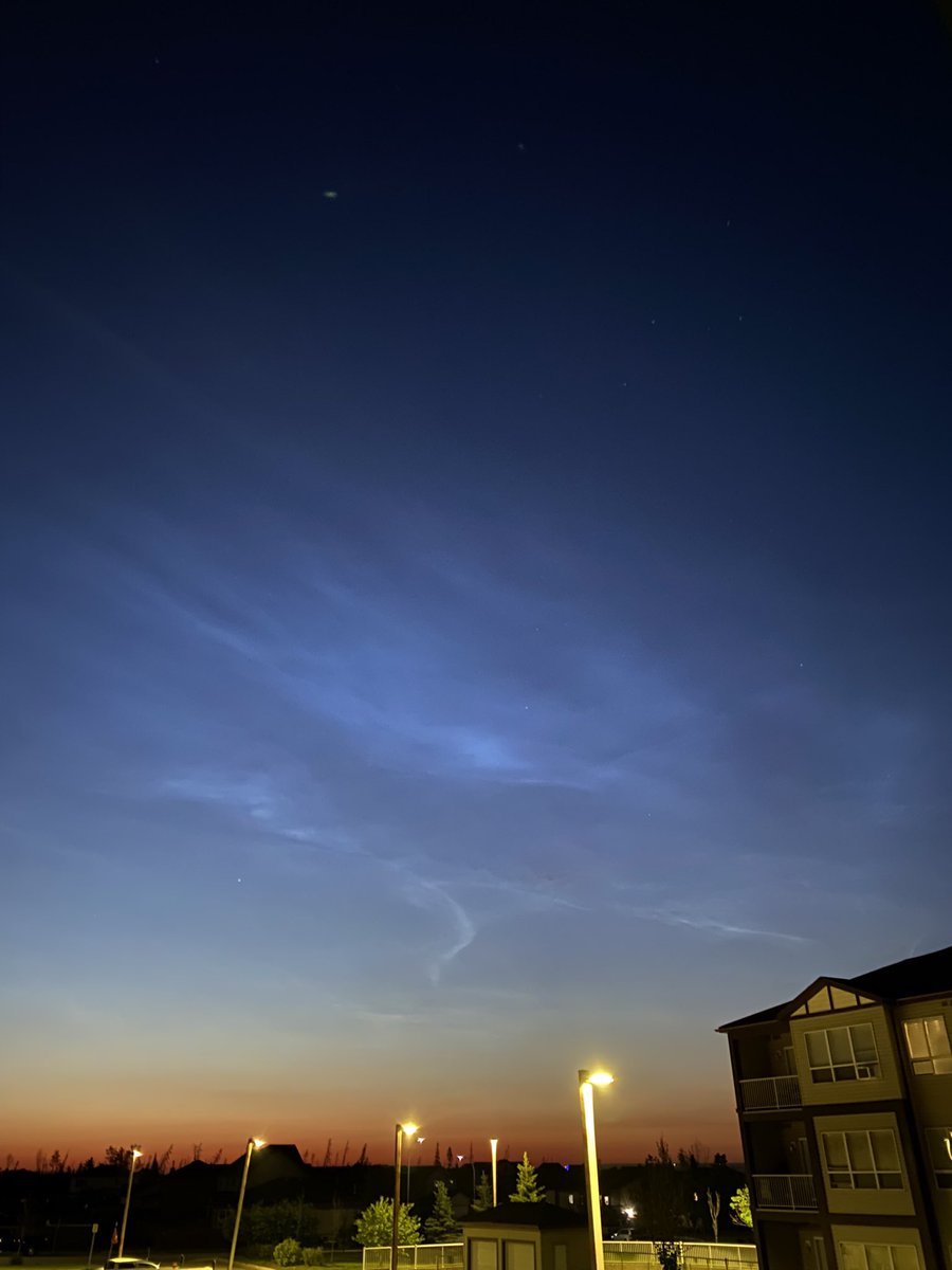 Tom368's tweet image. 2am hits different up here