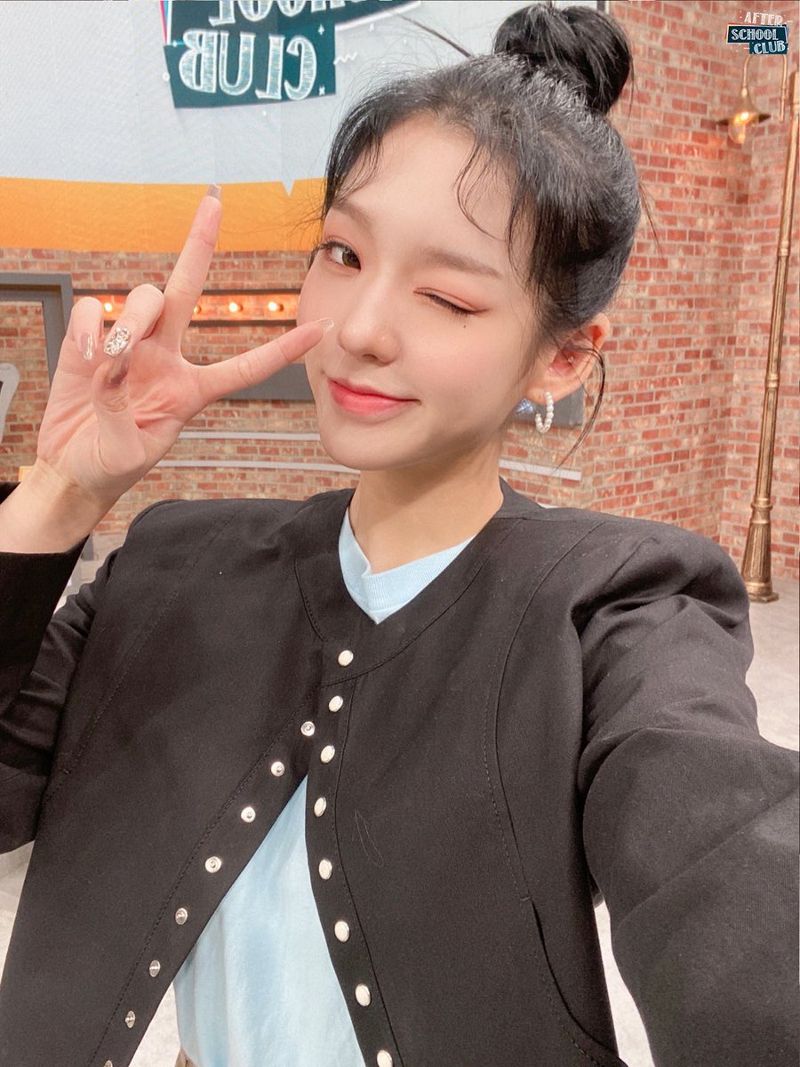 arirang_ASC's tweet image. [SECRET NUMBER]
⠀
에엣씨가 기다리고 기다렸던
우리 시크릿넘버와 함께한 오늘😘
전 세계 ASC 패밀리와의 소통도,
둠치타✨ 펌프도 열심히 잘해줘서 고마워요!
그럼 우리는 다음 컴백 때 또 만나요❤️
⠀
#SECRETNUMBER_ASC #SECRETNUMBER @5ecretNumber