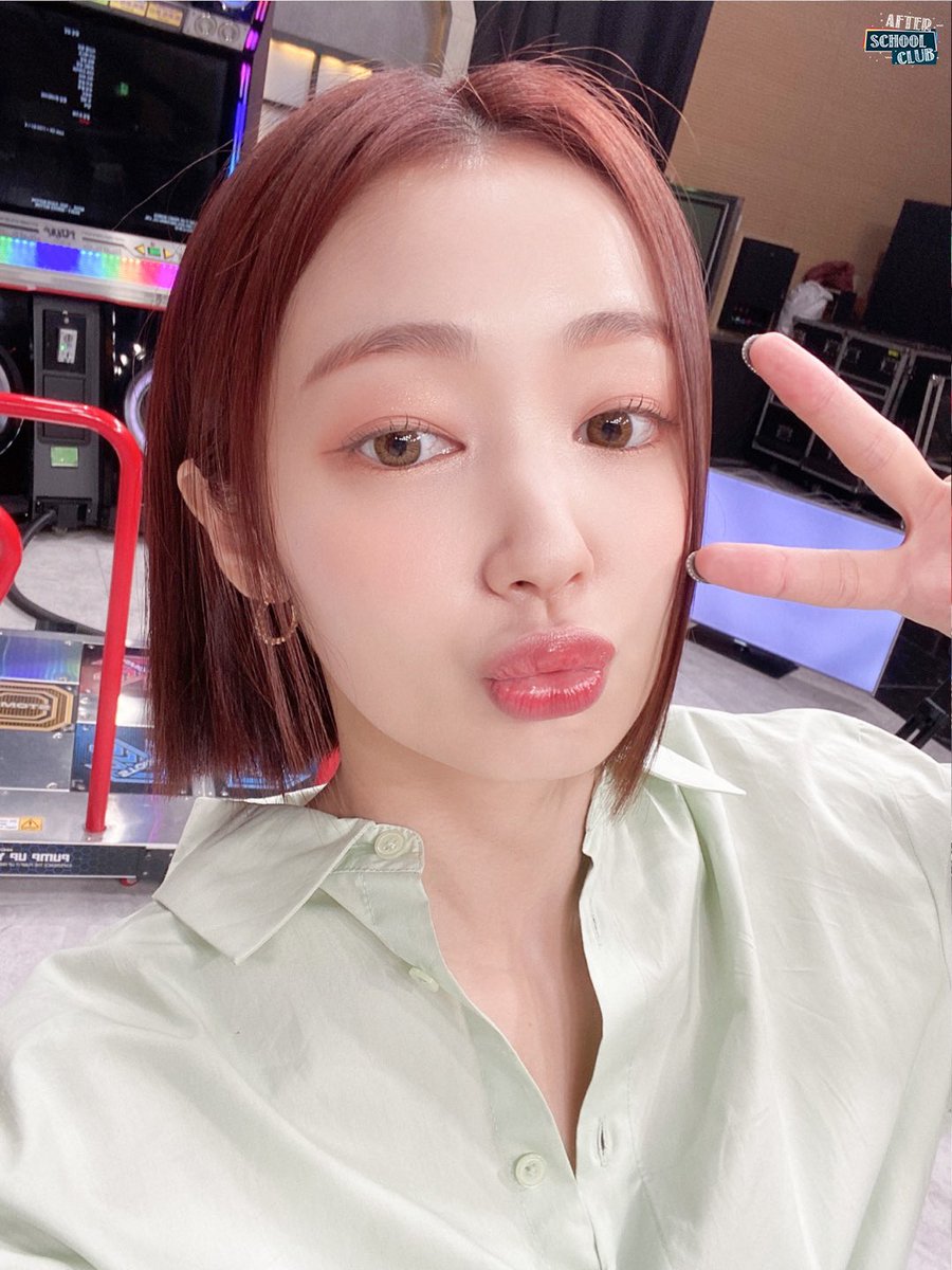 arirang_ASC's tweet image. [SECRET NUMBER]
⠀
에엣씨가 기다리고 기다렸던
우리 시크릿넘버와 함께한 오늘😘
전 세계 ASC 패밀리와의 소통도,
둠치타✨ 펌프도 열심히 잘해줘서 고마워요!
그럼 우리는 다음 컴백 때 또 만나요❤️
⠀
#SECRETNUMBER_ASC #SECRETNUMBER @5ecretNumber