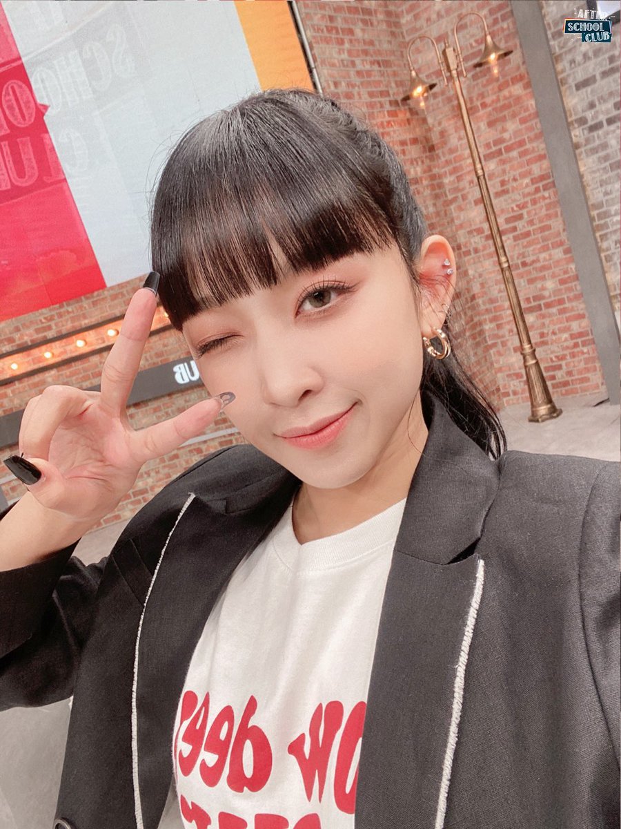 arirang_ASC's tweet image. [SECRET NUMBER]
⠀
에엣씨가 기다리고 기다렸던
우리 시크릿넘버와 함께한 오늘😘
전 세계 ASC 패밀리와의 소통도,
둠치타✨ 펌프도 열심히 잘해줘서 고마워요!
그럼 우리는 다음 컴백 때 또 만나요❤️
⠀
#SECRETNUMBER_ASC #SECRETNUMBER @5ecretNumber