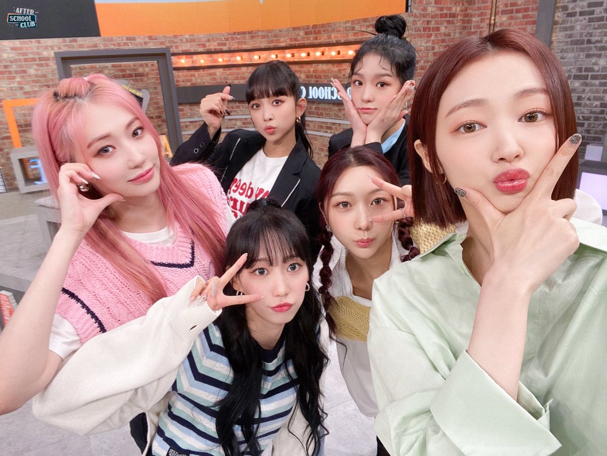 arirang_ASC's tweet image. [SECRET NUMBER]
⠀
에엣씨가 기다리고 기다렸던
우리 시크릿넘버와 함께한 오늘😘
전 세계 ASC 패밀리와의 소통도,
둠치타✨ 펌프도 열심히 잘해줘서 고마워요!
그럼 우리는 다음 컴백 때 또 만나요❤️
⠀
#SECRETNUMBER_ASC #SECRETNUMBER @5ecretNumber