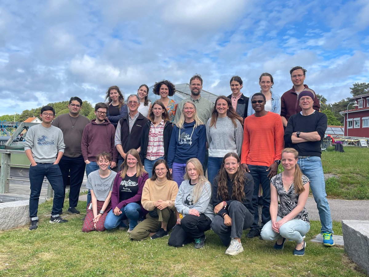 annalena_94's tweet photo. Had a very inspiring and instructive week during the workshop "Variation &amp; Extremes in Ecology and Ecological Physiology" at the #TjärnöMarineLaboratory with the great professors Mark Denny &amp; Christopher Harley. @AnikaHappe,  @etamaritcastro ,@CossinNina, @biancareis__ https://t.co/xGwQcpX6uN