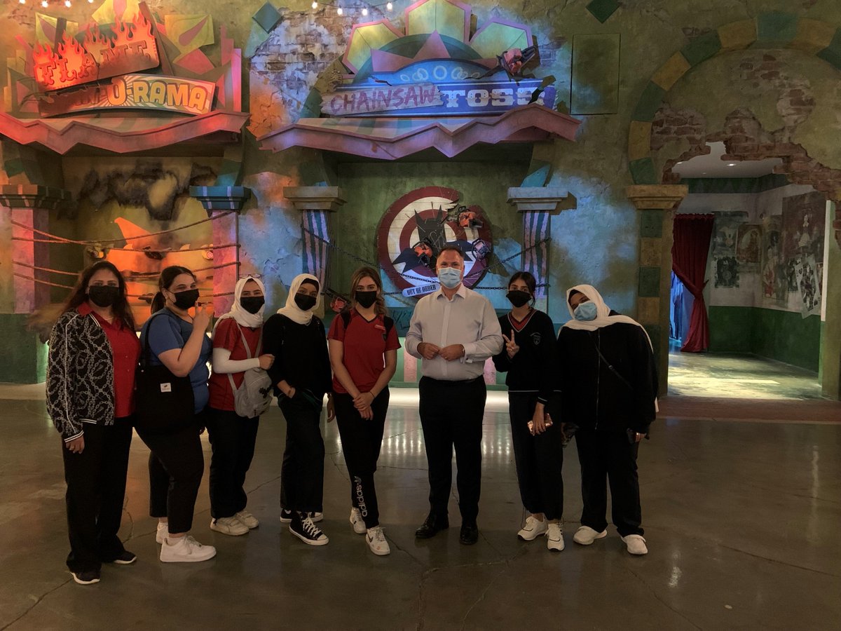 official_TWS's tweet photo. Warner Brothers trip - year 11 Girls. 
Thank You  Mr. Carl for joining us. https://t.co/SvC7YZU2mE