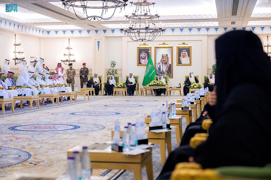SPAregions's tweet photo. سمو الأمير فيصل بن مشعل يكرّم 35 فائزاً بجائزة الدكتور عبدالرحمن المشيقح للموهوبين والموهوبات بتعليم القصيم.
https://t.co/2ysRGRxtrc
#واس_عام https://t.co/OOnHcRLVjx