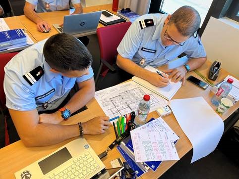 ENSOSP's tweet photo. 👉Première semaine du module prévention #PRV1 terminée pour 21 #OfficiersElèves de la 104e formation d'intégration de lieutenant #FILT104 https://t.co/9gP5XIgsSf