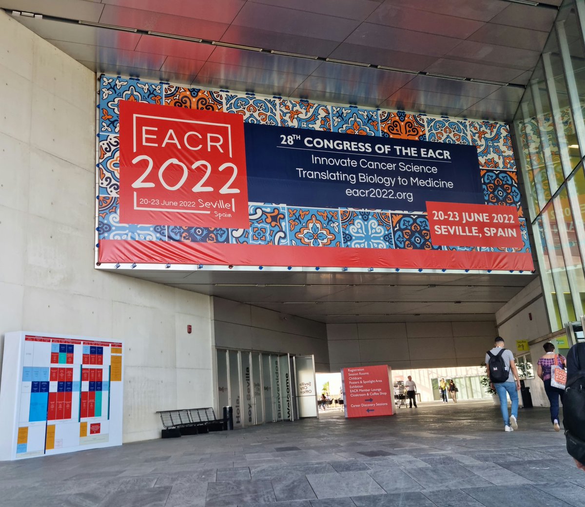 Ellen Finnegan (@ellenfinnegan6) on Twitter photo Delighted to be presenting my research at the #EACR2022 in sunny Seville 🇪🇦🌞 <a href="/RCSI_postgrad/">RCSI PG Research</a> <a href="/DrgGastro/">EpiGastroDRG</a> Delighted to be presenting my research at the #EACR2022 in sunny Seville 🇪🇦🌞 <a href="/RCSI_postgrad/">RCSI PG Research</a> <a href="/DrgGastro/">EpiGastroDRG</a>