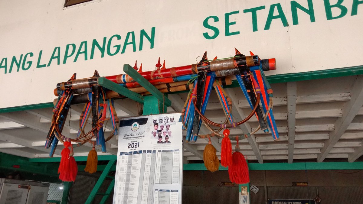 Budaya karapan sapi yg di miliki warga Madura, adalah budaya yg Di milik Indonesia .
Salam harmat   kami ,pak  Erick Thohir 
Semoga Negara ini semakin maju &amp; makmur.