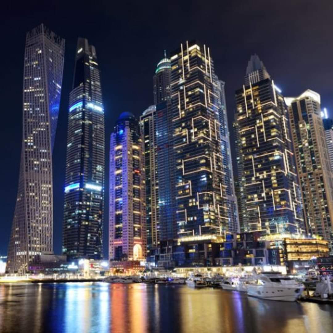 🇦🇪 The United Arab Emirates see blockchain technology as an important building block for their future strategy and are celebrating their 50th anniversary with "golden" NFT stamps. #crytonews #nft #uae