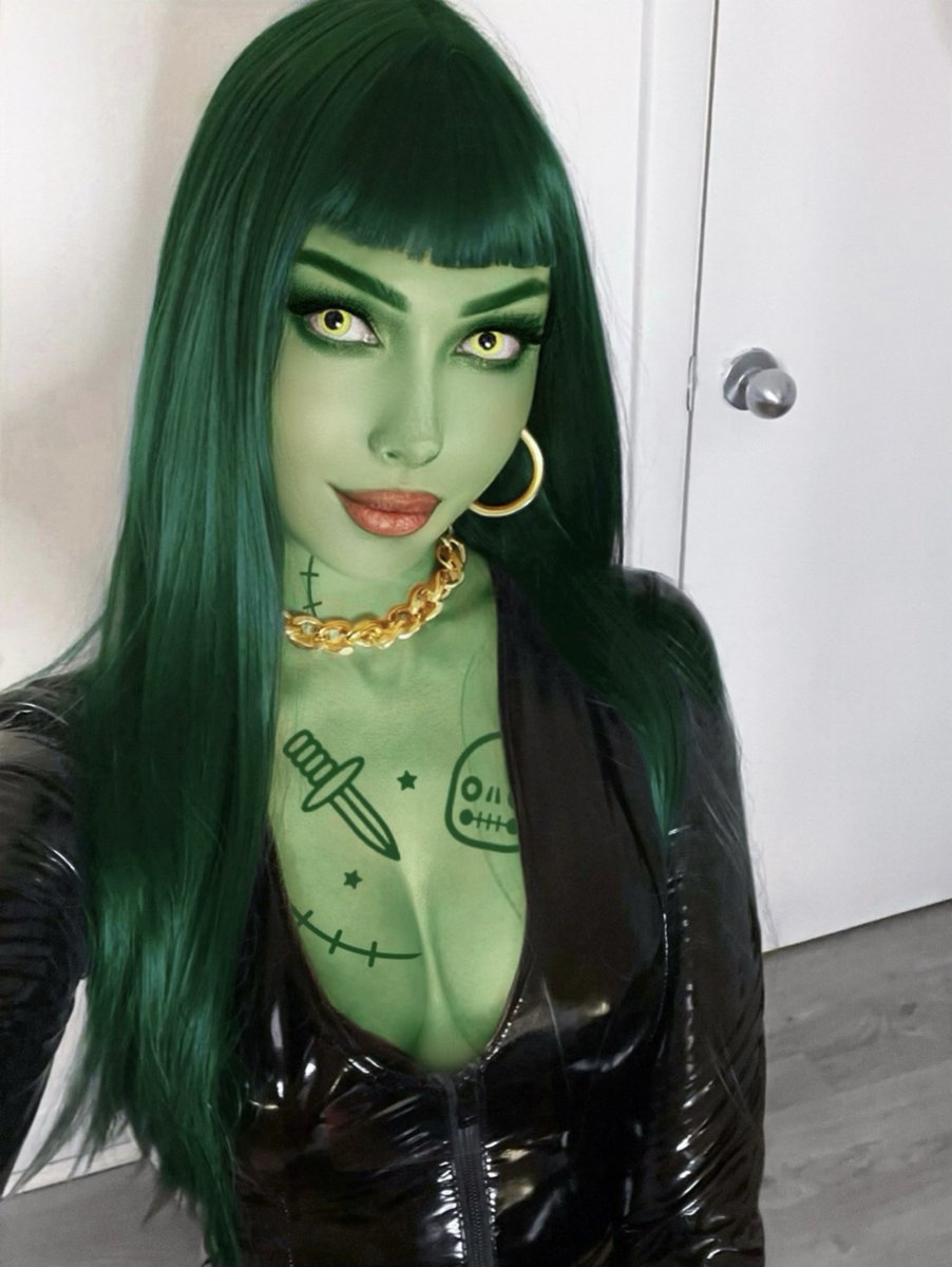 Sneak peek: Turning green for a new photo I’m working on… 💀🧟‍♀️😈 <a href="/Deadfellaz/">Deadfellaz</a> #Deadfrenz