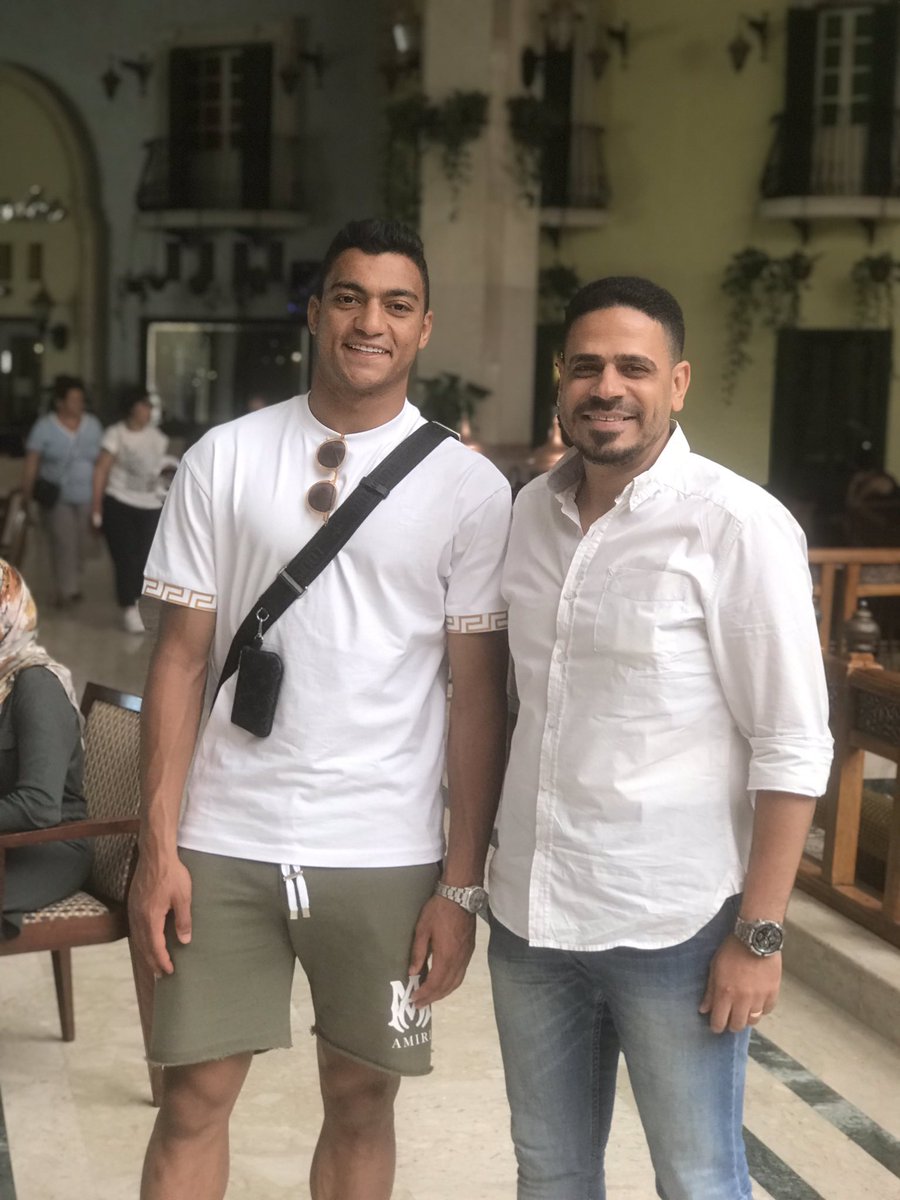 AghabiousSaad's tweet photo. وانا بحاول اقنع مصطفي محمد انه يجي الاهلي😁 بس الواد دماغه ناشفه وعايز يكمل في الاحتراف 👍❤️ https://t.co/auHz195EmH