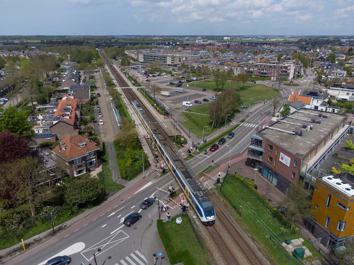 leidschdagblad's tweet photo. Plan voor appartementen bij station Voorhout https://t.co/oT6NPTRArB https://t.co/aBardGS6A0