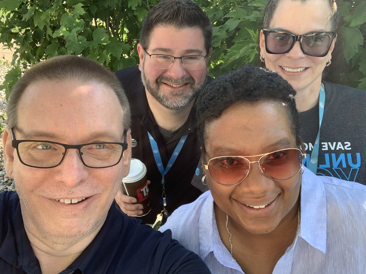 Hanging with the Earth City crew.  #raisingtheflagg #NationalSelfieDay