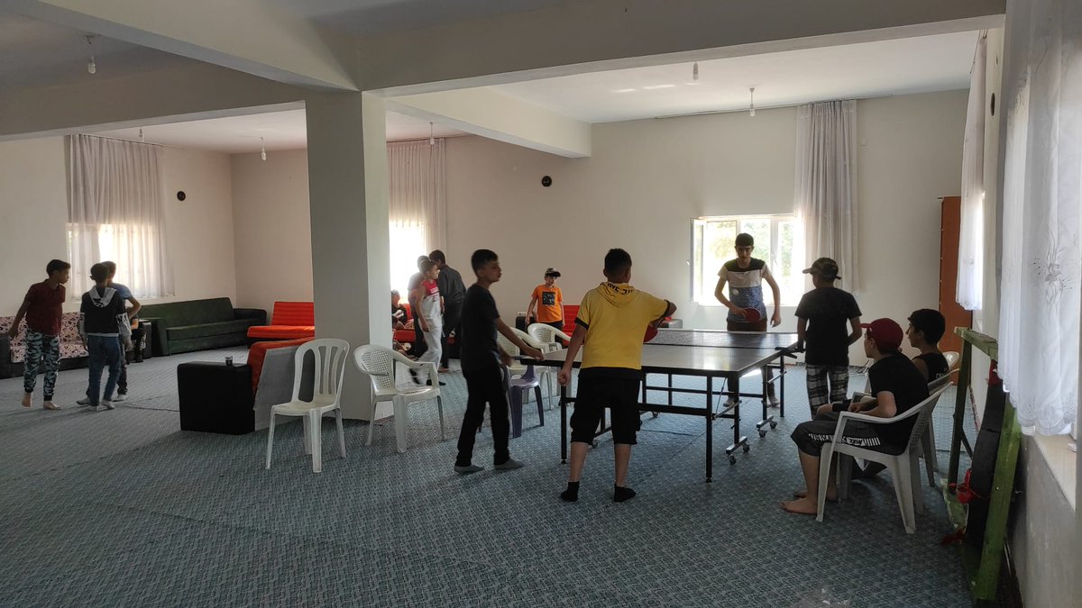 Gençlik Birimi
 
GENÇLİK KAMPI PROGRAMI-2

derneğimizin  Dağönü  Köyü’ndeki  yazlığında  ortaokul öğrencilerine yönelik bir gençlik kampı düzenliyor.
   Doğanın güzellikleri ile Van Gölünün serin esintisinin buluştuğu yerde devam eden kamp programımızdan kareler…