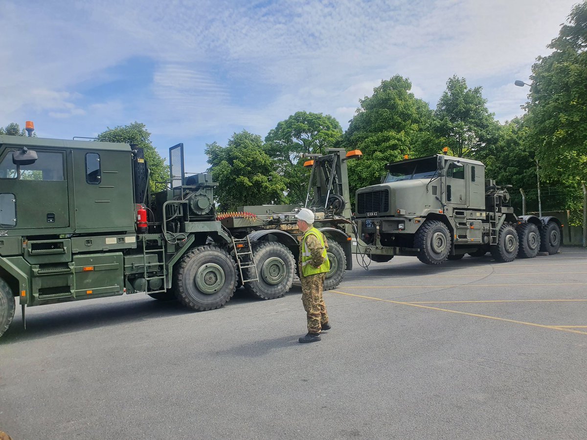 HornsbyPhil's tweet photo. 19 Sqn students on Tru-hitch training.
(Recovery)
#A1course
@OC_19_Tanks https://t.co/Eft0Waxpaq