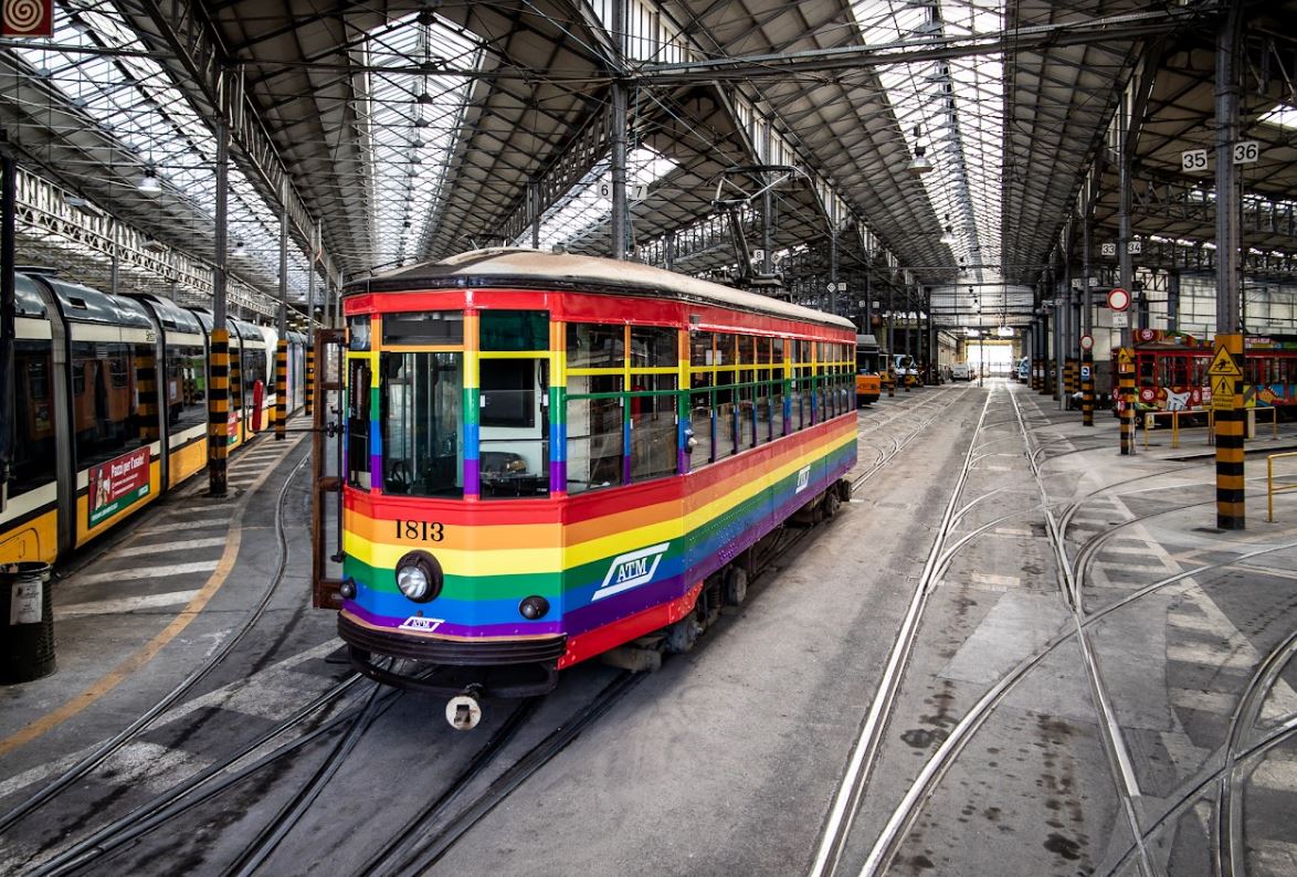 A Peter Witt 'Ventotto' in 🌈livery for Pride month.