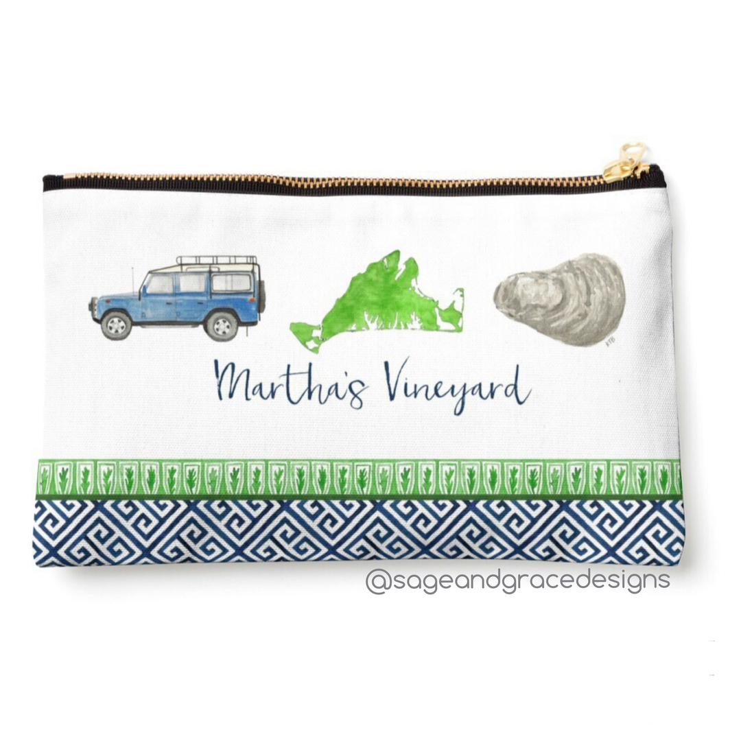 SandGdesigns's tweet photo. There’s always a pouch for everything! 
.
.
#sageandgracedesigns #handpaintedpatternsandillustrations #coastal #stationery #homedecor #preppy #artist #greetingcards #sailorsdaughter #watercolor #textiles #surfacepatterndesigner #licensing #nantucket #marthasvineyard #capecod #c https://t.co/mDdtCA7jxe