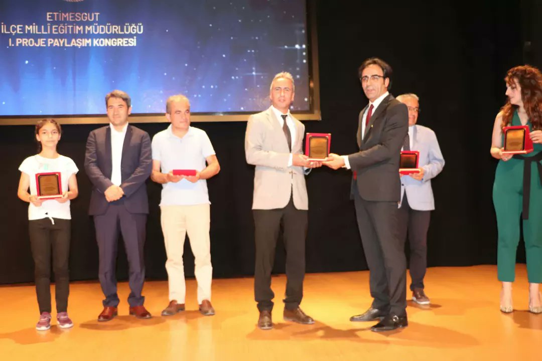 İlçe Millî Eğitim Müdürlüğümüz kapsamında düzenlenen Etimesgut 1. Paylaşım Kongresi, Vali Yardımcısı Dr. Ayhan Özkan ve İlçe Milli Eğitim Müdürümüz Ahmet Gürsel Avcı’nın açış konuşmalarıyla başladı...
<a href="/tcmeb/">Millî Eğitim Bakanlığı</a> 
<a href="/Harunfatsa/">Harun Fatsa</a> 
<a href="/AhmetGurselAVCI/">Ahmet Gürsel AVCI</a> 
<a href="/MemAnkara/">Ankara İl Millî Eğitim Müdürlüğü</a>