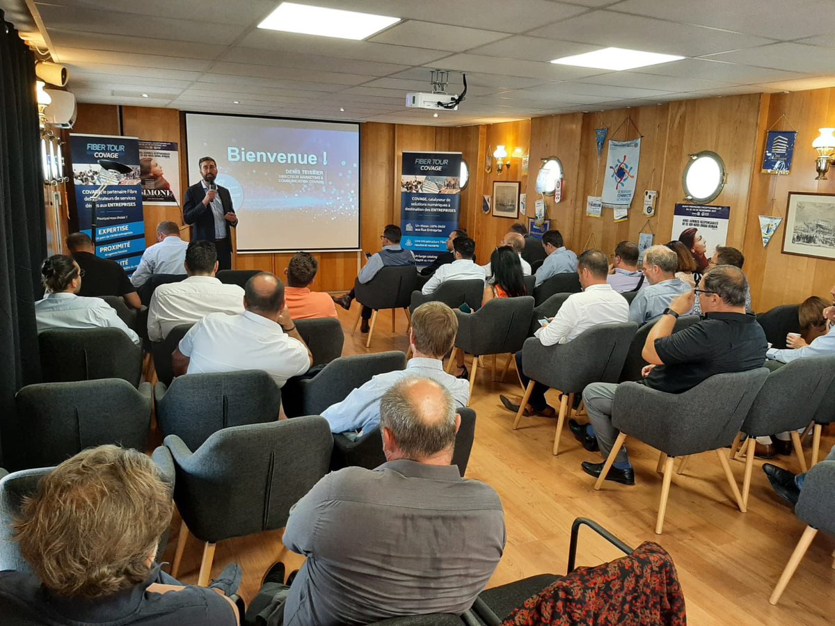 Covage_News's tweet photo. [#FiberTour] La 10e étape du Fiber Tour a fait escale ce jour de la #FetedelaMusique dans le Port de #Toulon.
Covage en Région #PACA c’est :
👉Près de 90 000 entreprises (1 salarié +) soit 50% du territoire éligible à la #fibre
👉241 communes couvertes
👉7 data centers couverts https://t.co/khusr32th4