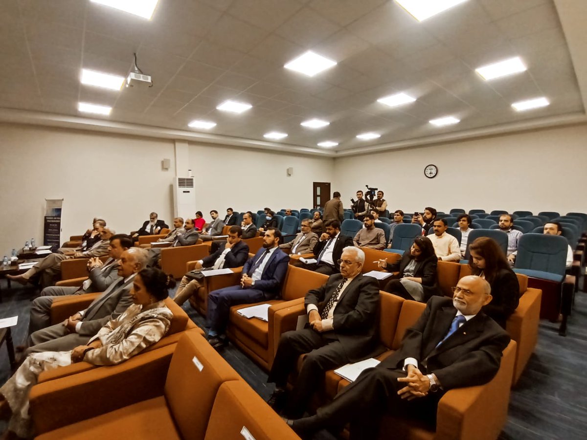 CassThinkers's tweet photo. πποΈ Questions from the audience from the author @EconomistChohan on his book #Pandemics & #PublicValueManagement & guest speakers
Prof. Karl Moore from McGill University &
Prof. Enrico Bracci, University of Ferrara
#BookLaunch #PublicValue #Pandemic https://t.co/tqN2bjhjKO