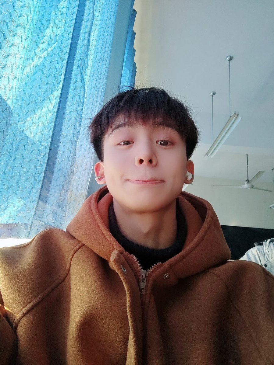 xiaolanship's tweet photo. 我是gay，但是我不乱 https://t.co/ljuk9HtBUI