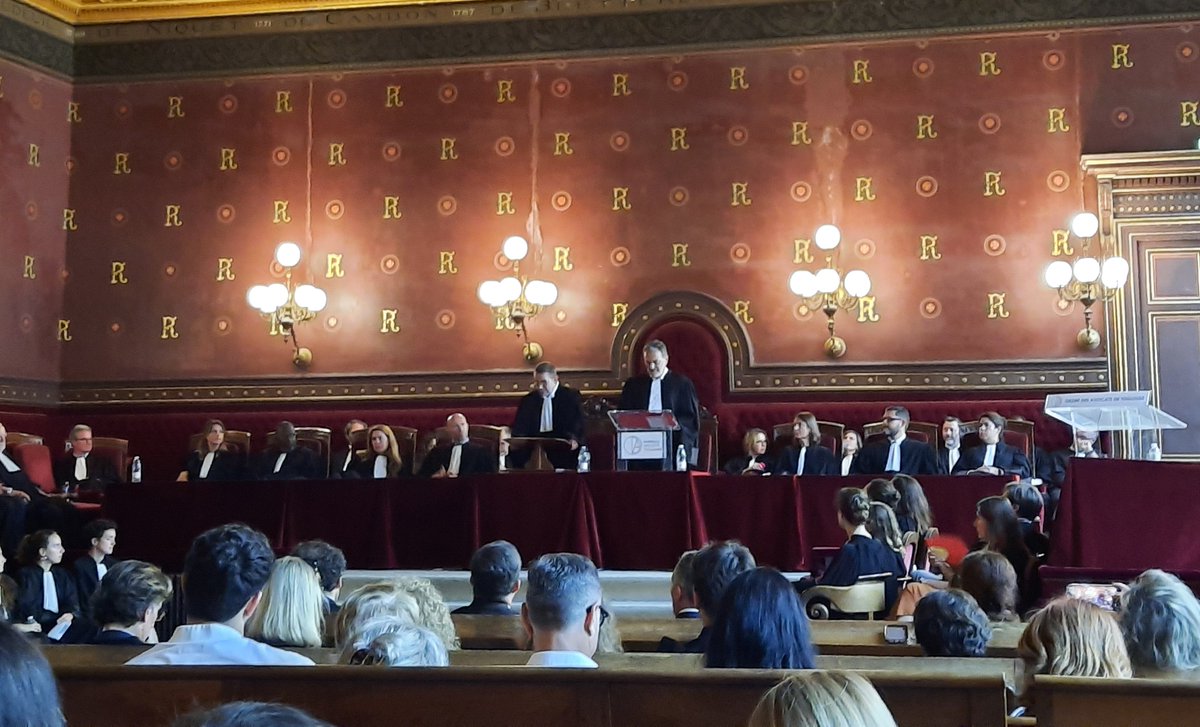 BarreauToulouse's tweet photo. La 161ème #RentréeSolennelle du Barreau de Toulouse a eu lieu vendredi dernier.
Les personnes venues en nombre ont pu écouter le discours des @batonnierdunac et Vice-Bâtonnier de Toulouse et des 1er et 2ème secrétaires de conférence.
#Emotion et #éloquence étaient au rendez-vous. https://t.co/yuiuziNsR8