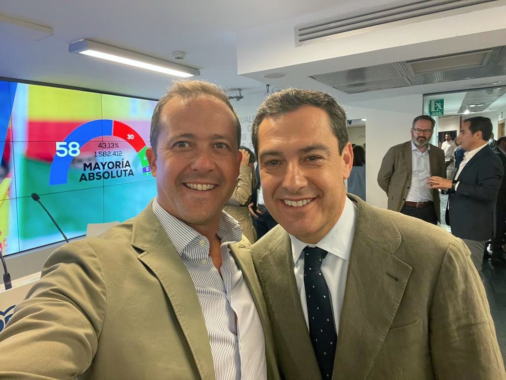 cvelazquezromo's tweet photo. 🔹 El proyecto de @NunezFeijoo para @populares avanza con paso firme, la victoria contundente de @JuanMa_Moreno lo demuestra.

Con vocación de servicio y responsabilidad, con ilusión, trabajo y humildad, seguiremos sumando par conseguir la confianza mayoritaria de los españoles. https://t.co/NlgJNezYmi