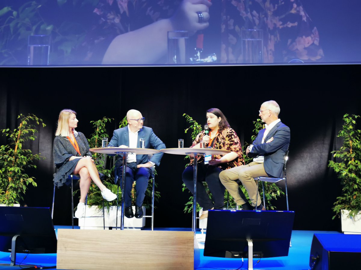 De retour pour la table ronde à <a href="/we_are_inbound/">Intelligence Marketing Day</a> sur : 
"Comment comprendre et améliorer l’ #expérienceclient en 2022 en #B2B ?"

Avec :
Olivier Arnoux, chez <a href="/Qualtrics/">Qualtrics</a> 
<a href="/DeckMarine/">Marine Deck</a>, Hôte du podcast Le Client
<a href="/jclarocramer/">Janine Claro Cramer</a>, chez <a href="/SchneiderElec/">Schneider Electric</a> 

Et toujours animé par <a href="/PPC/">PPC</a> 

#IMF22