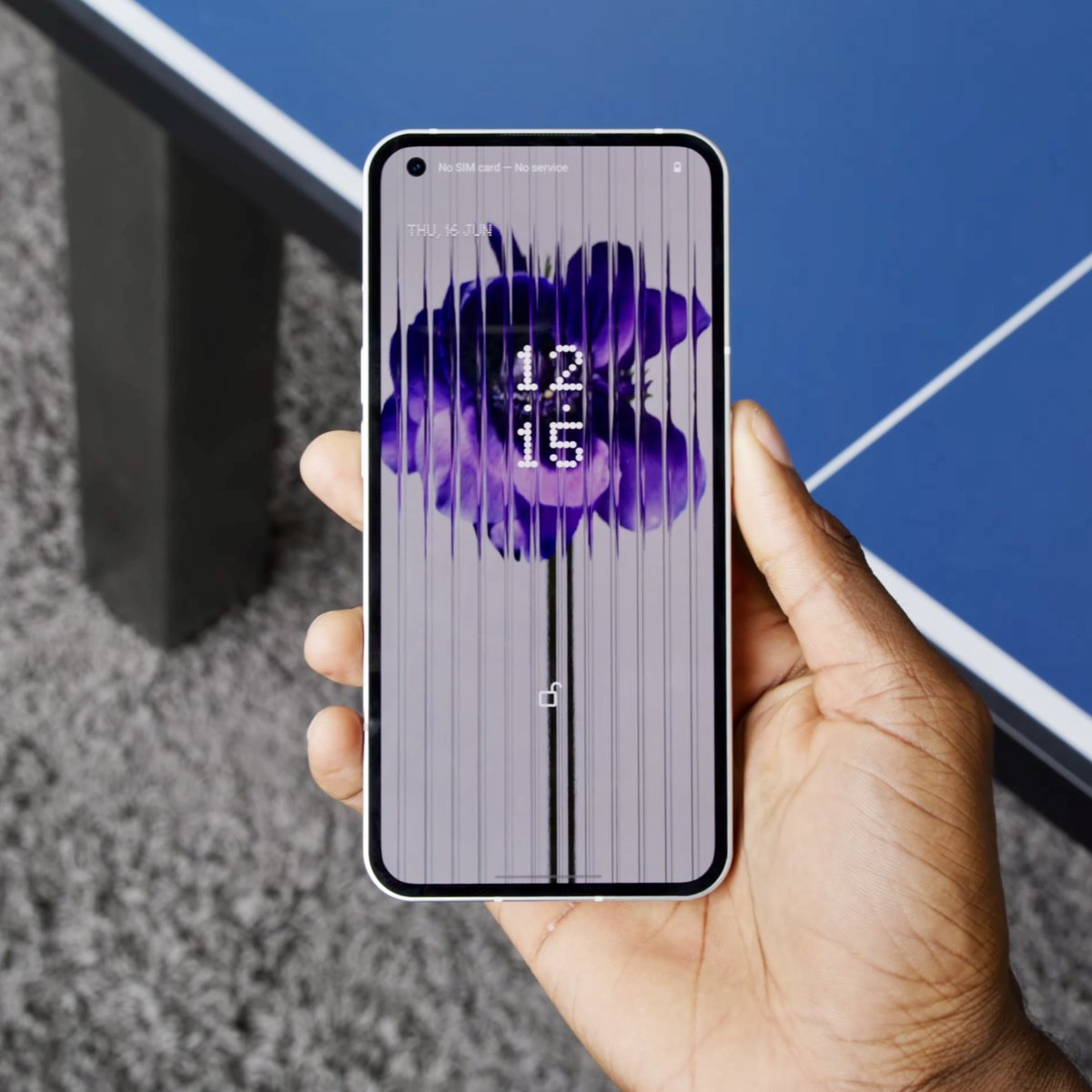 UniverseIce's tweet photo. wow, @MKBHD showed us the front design of Nothing Phone (1), do you like it? https://t.co/ML9iXQP0Xc