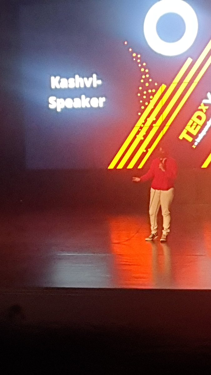 MsFEISJ's tweet photo. Plastics and reflection
#EISJ
#FUTUREENGINEER 
#TEDXYOUTH https://t.co/TZcZ7vAMqG