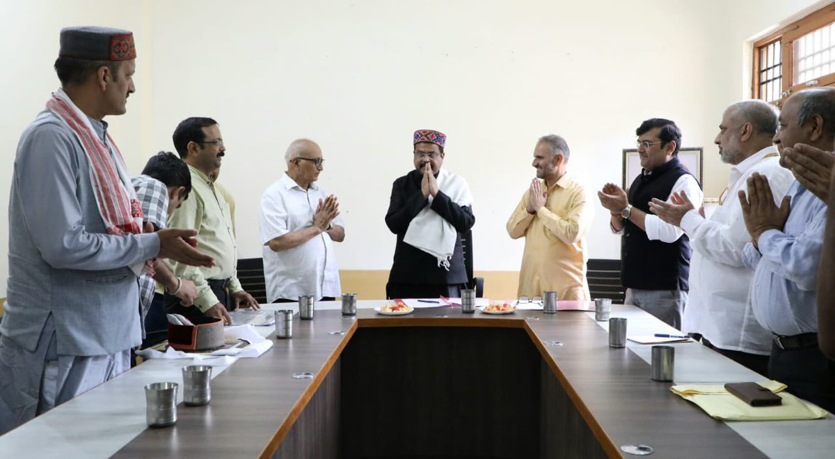dpradhanbjp's tweet photo. हिमाचल सभ्यता का केंद्र है। आने वाली पीढियों के साथ विश्व को हिमाचल और हिमालय के इतिहास व संस्कृति से अवगत कराने और हिमाचल के प्रति उनकी रुचि जगाने के लिए संस्थान को शोध की आधुनिक तकनीकों से सुसज्जित करने और एक Civilizational Research Center के रूप में विकसित करने का सुझाव दिया। https://t.co/WA6qnrBVh9