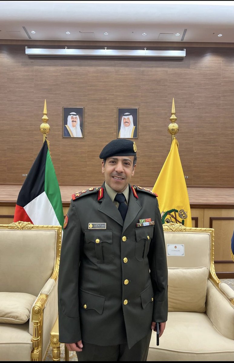 الحمدلله من قبل ومن بعد 
تم ترقيه والدي اطال الله في عمره 
العقيد ركن :  سرور مانع الجرمان   
الى رتبه عميد ركن
اسأل الله ان ينفع به البلاد والعباد . .