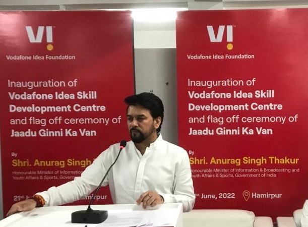 vodafoneIN_Fdtn's tweet photo. Union Minister @ianuragthakur being felicitated by @vodafoneIN_Fdtn's P Balaji at the inauguration ceremony of our 'Skill For Life' centre today at Samirpur. The Hon'ble Minister delivered the Keynote Address at the event. @Anurag_Office #SkillIndia #Skill4Learning #Skill4Jobs https://t.co/VSpFRNJheg
