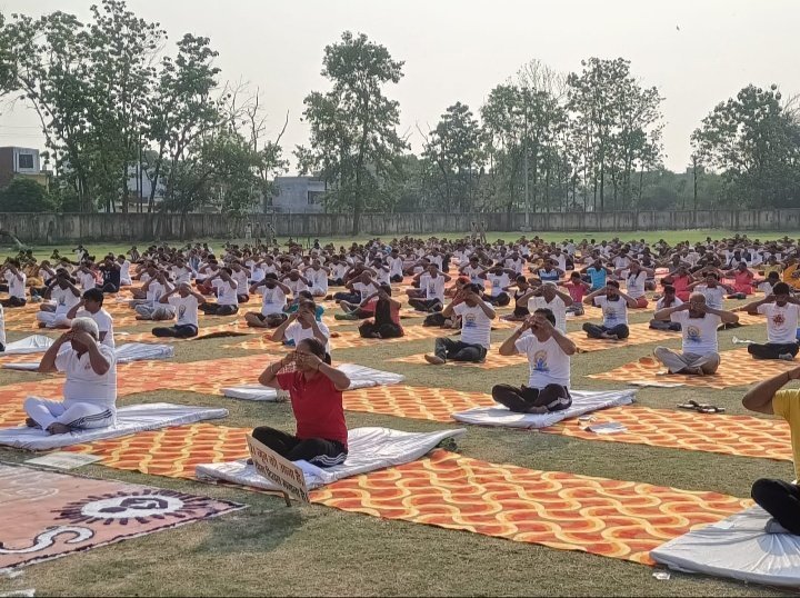करो योग रहो निरोग। अंतर्राष्ट्रीय योग दिवस
<a href="/moayush/">Ministry of Ayush</a> 
<a href="/CSCegov_/">CSCeGov</a> 
<a href="/CSCSPV_Health/">CSC Health</a> 

#CSCIDY2022 
#MyYogaMyPose 
#YogaForHumanity 
#AzadiKaAmritMahotsav