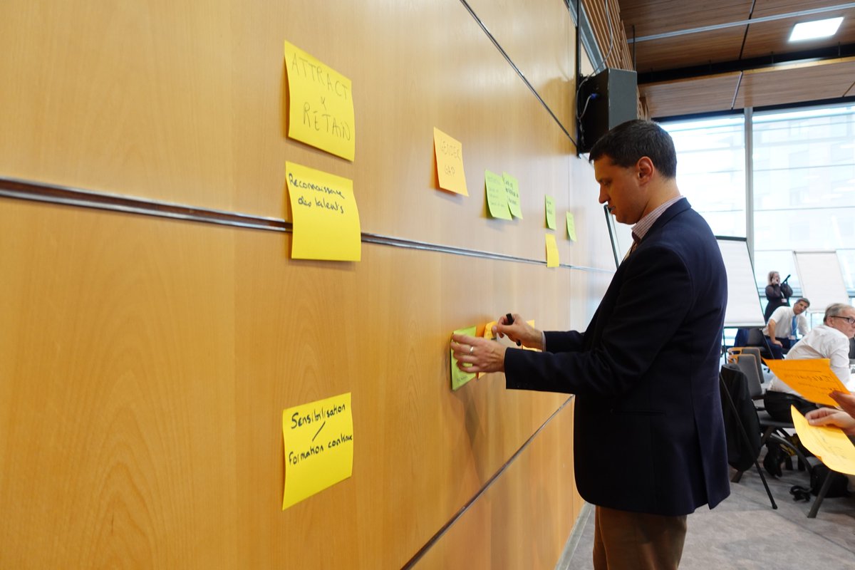 DigitalSkillsEU's tweet photo. 1st breakout session: The most important challenges for Europe in #digitalskills
✅Gender gap
✅Attract &amp; retain lifelong learning
✅Basic skills inclusion
✅Innovation in education
✅Cooperation &amp; pragmatic approach
✅Motivation for upskilling
✅Funding evaluation

#DA22eu https://t.co/acyMC2UbTH