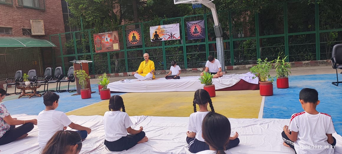 “Yoga is a light, which once lit will never dim. The better your practice, the brighter your flame.” #Ahlcon #InternationalYogaDay2022 #YogaForHumanity <a href="/ashokkp/">Ashok Pandey</a> <a href="/y_sanjay/">Sanjay Yadav</a> <a href="/sunita_rajiv/">Sunita Rajiv</a> <a href="/gupta_anju9/">Anju Gupta</a> @KavitaS2003 <a href="/Shipra_Srivastv/">Dr. Shipra Srivastava</a> <a href="/Bipinjha007/">Bipin Jha</a> <a href="/swatigildia75/">swati ghildial</a> <a href="/sagsahni/">sangeeta sahni</a>
