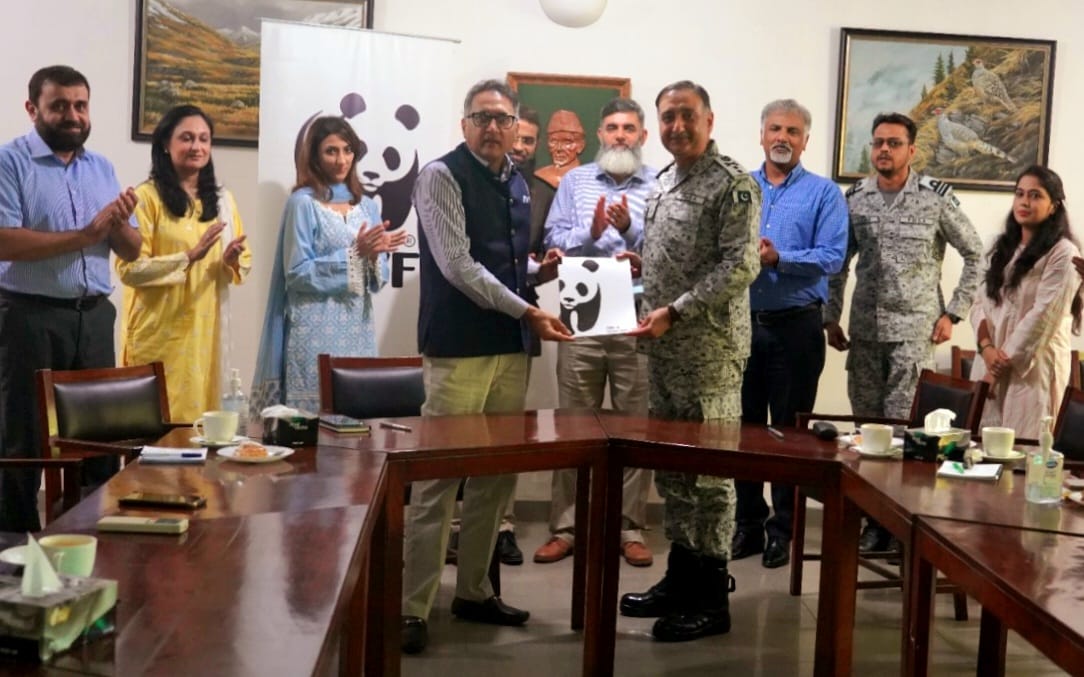 PMSAHQ's tweet photo. DG PMSA visited @WWFPak HQ Lahore and met with DG WWF on 20th June 2022. Matters related to mutual interest on #pollutioncontrol, #vesselmonitoringsystem, actions to save extinct fishery were discussed. Moreover framework of cooperation was signed between two agencies. https://t.co/q8ouUQmPjx