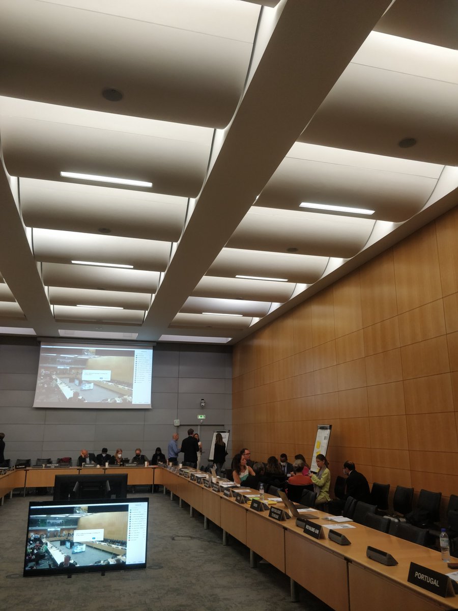 OECD_EVALNET's tweet photo. 🎉 Day 2 of our Annual #EvalNet meeting started with a great problem-solving session among our members.
A great example of cooperation contributing to better policies through mutual learning! https://t.co/EbH5BKoJ0s