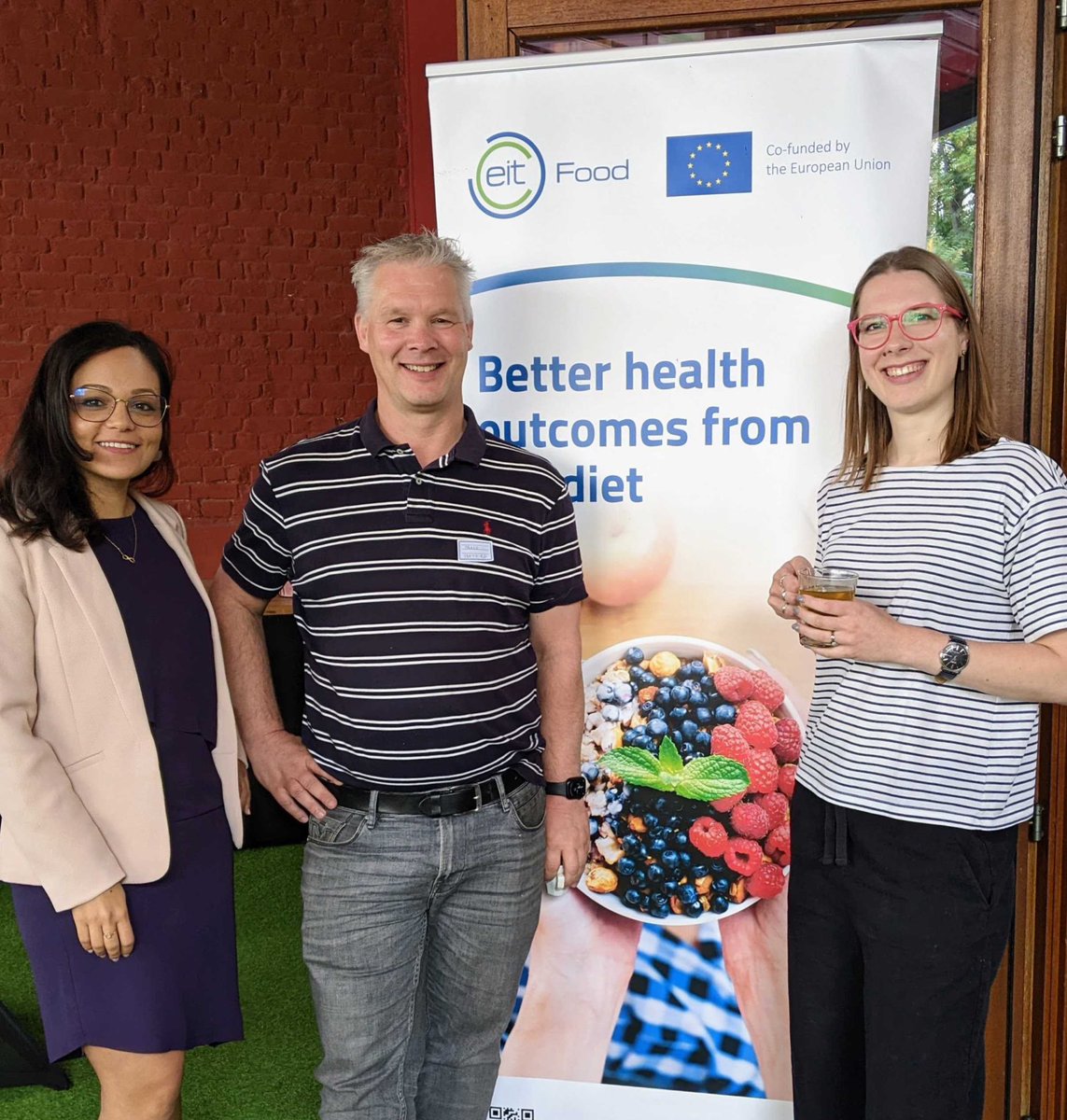 BumpByMimica's tweet photo. 🌿 We are at the @EITFood event for #RisingFoodStars in Brussels today! Nice to meet other food waste fighters, such as Marco (@PhotonicsCo) from @OneThirdTeam. https://t.co/7Ny85qEk8N