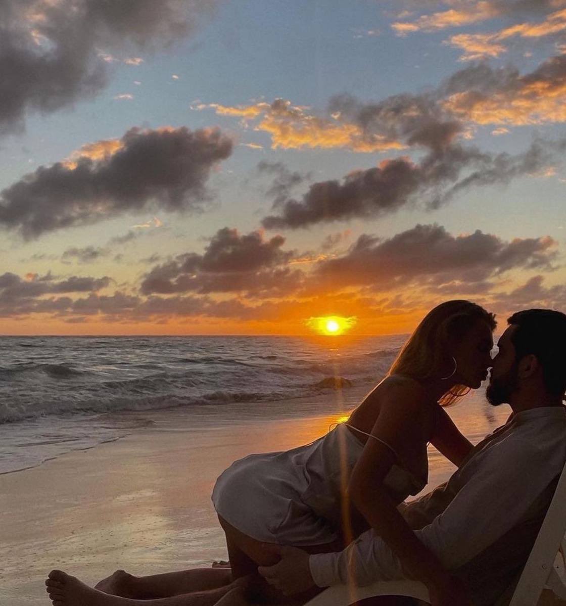 couplesinluv's tweet photo. #couplesgoal https://t.co/Lz2nyExVyH