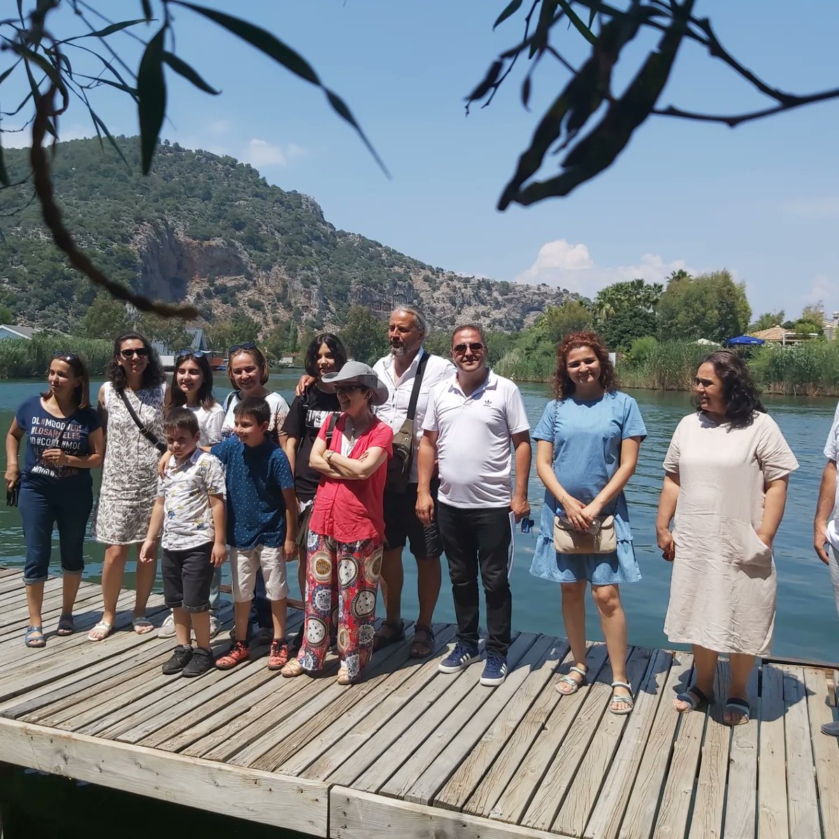 ayd_sehit's tweet photo. Ve son. 2021 - 2022 eğitim - öğretim yılını güzel bir kahvaltı etkinliğiyle bitirdik. Bu yıl süper geçti. İnşallah seneye bomba gibi olmak niyetiyle tüm öğretmenlerimize iyi tatiller. https://t.co/s2u4I1vwBs