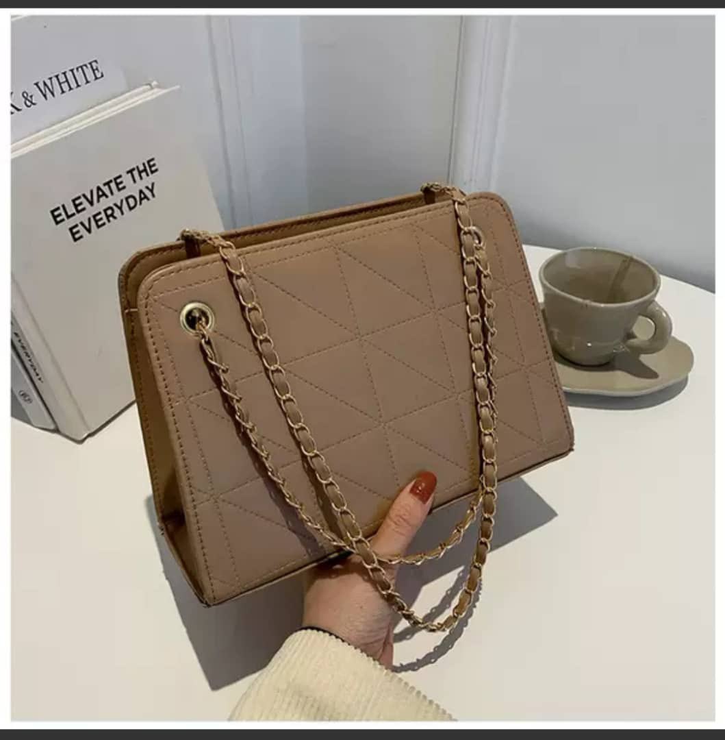 Size: Midi
🏷9,000

📍 Lagos

Please send a DM to order