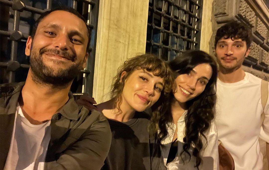 bluwmoonn's tweet photo. oyyiissss çok tatlılarr 💜
#FirAn #sevmekzamanı https://t.co/bFual8Pjub