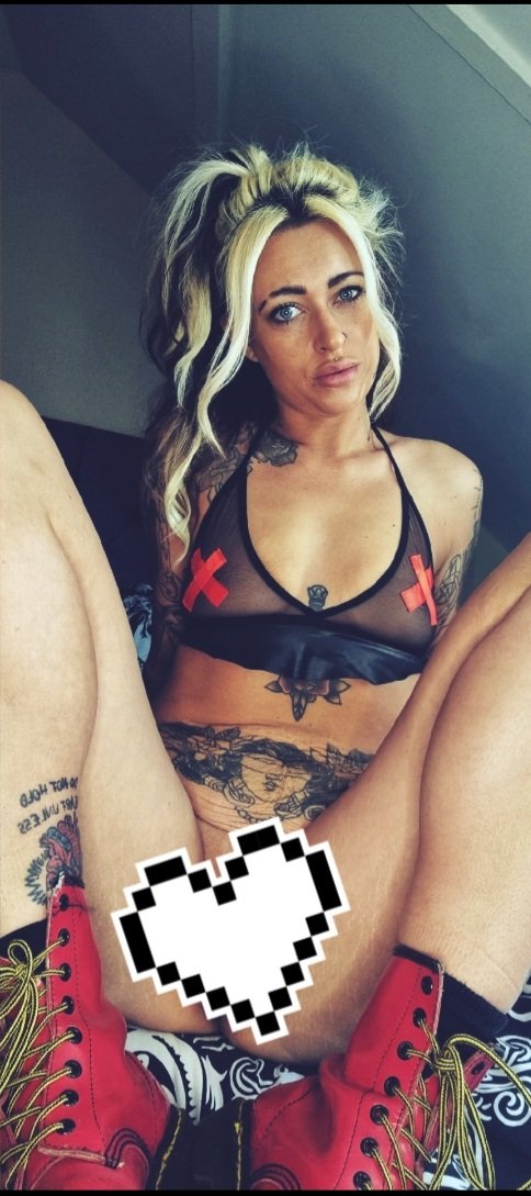 7 DAY FREE TRIAL ! https://t.co/0ymdRN0ktT Cumslut Whore / Dick Ratings / Sexting / Custom Vids #onlyfans #alternative #tattooed #snapchat #insta https://t.co/JU2qanb5Ul