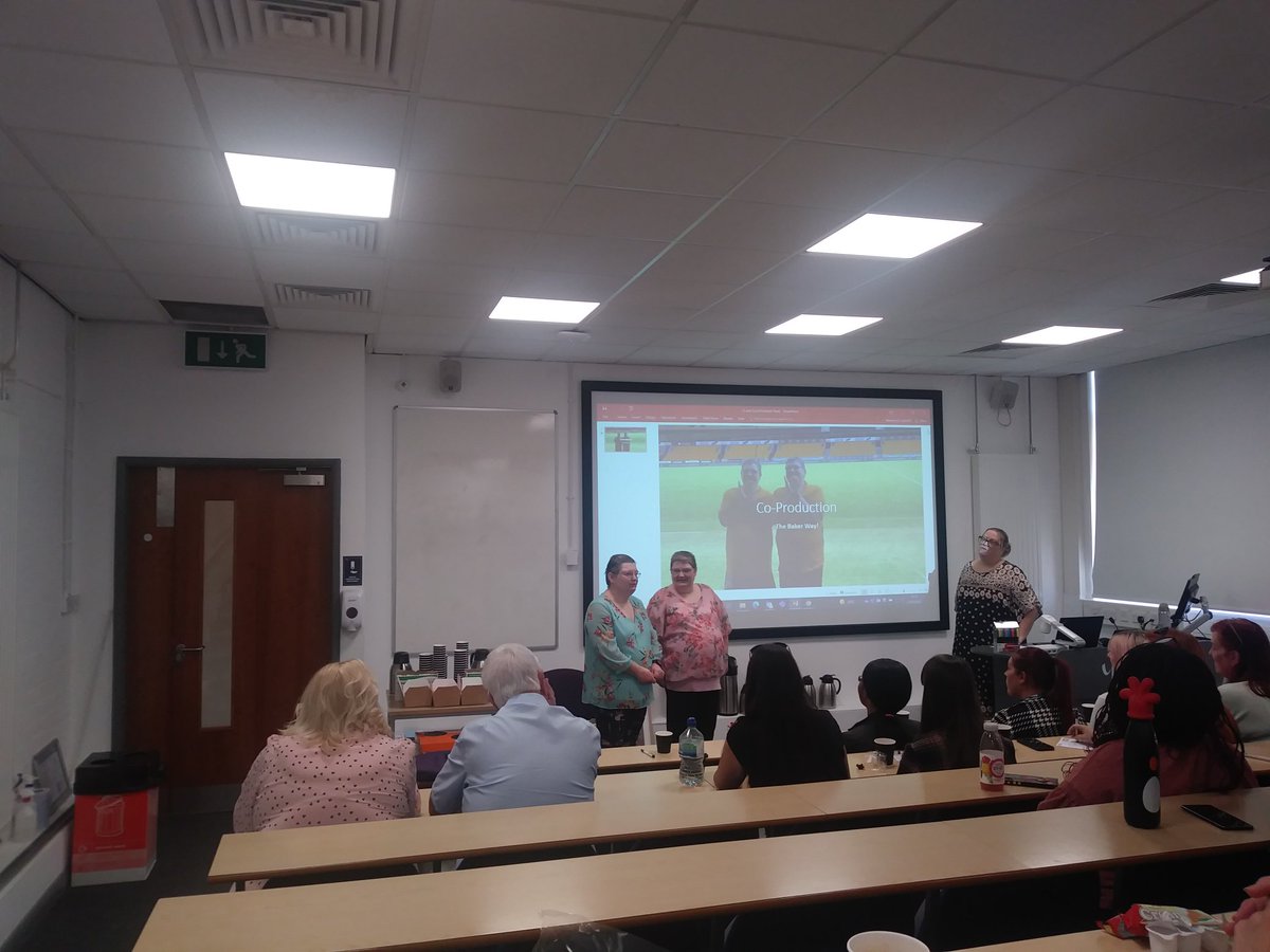 lynnewalsall's tweet photo. #UoWLDCelebration #LDWeek22 #CoproductionRWT
Our super stars presenting today π
@BollardMartin @UoWFEHW https://t.co/1mxepzLhvr