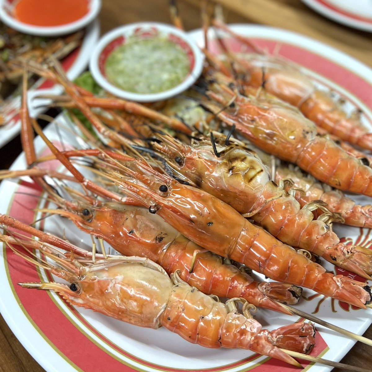 godoeat's tweet photo. วาร์ปมา #หัวหิน กันหน่อย
ร้านอาหารทะเลที่หลังๆมาหัวหินหรือปราณบุรีแล้วต้องกิน
📍O.X.Seafood
เป็นอีกร้านที่พอได้มาลองแล้วก็คือติดใจเลย
เมนูอาหารหลากหลาย ราคาไม่แรงเกินไป
ของสด รสชาติดี ไปค่ะ ของอร่อยบอกต่อ
#อร่อย #อร่อยบอกต่อ #อร่อยไปแดก #รีวิวหัวหิน
#ของกินหัวหิน @aroii https://t.co/Z7tpv31EHh