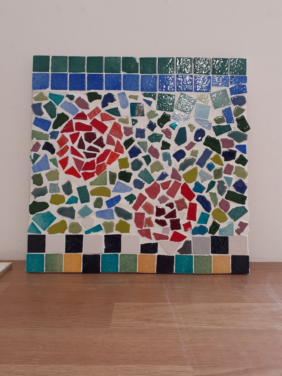 check out this mosaic one of our @ysortit young people made!! Took me long enough to grout it but it was worth the wait 🌹🌺