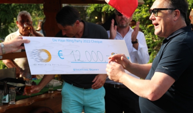 De Haar-Ring Party brengt 12.000 euro op voor Stichting Semmy -  varnws.nl/regio/leidsche…